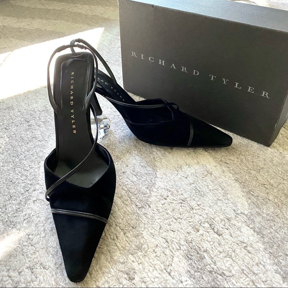 Richard Tyler Sexy Suede Heels Size 39 1/2
